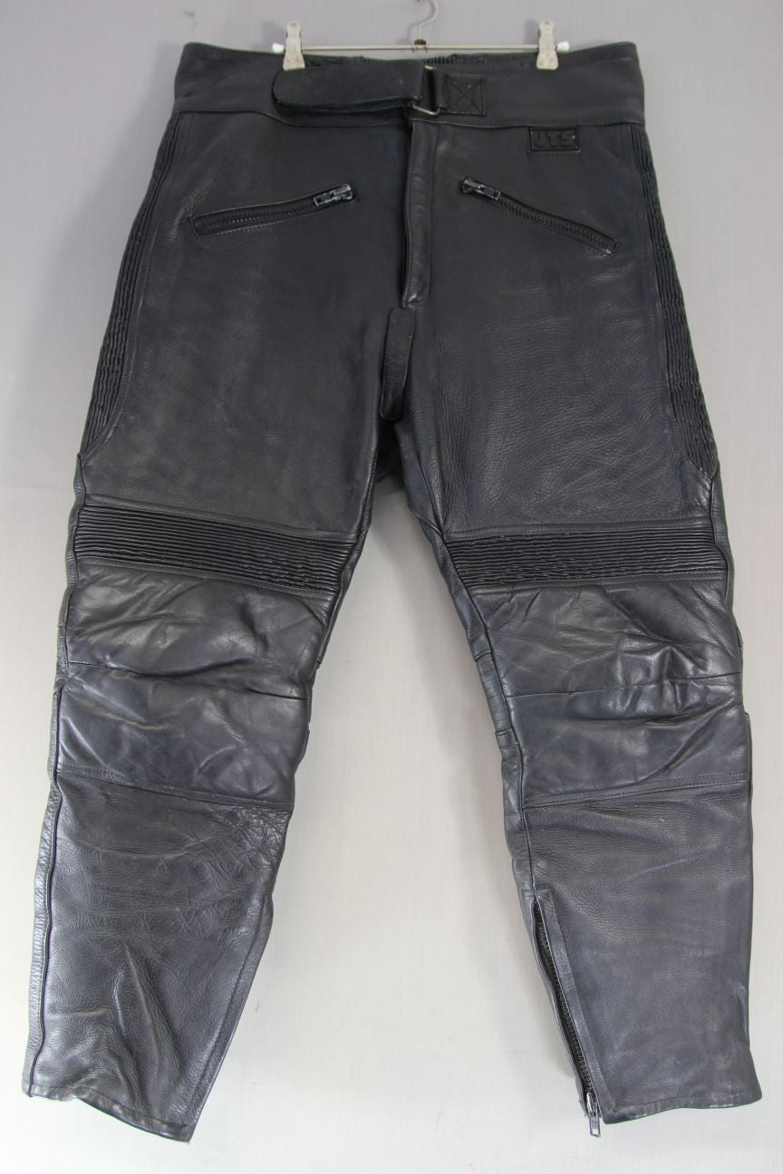 JTS BLACK LEATHER BIKER TROUSERS: WAIST 38 INCH/INSIDE LEG 27 INCH (SHORT FIT)