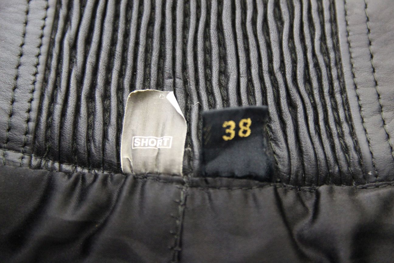 JTS BLACK LEATHER BIKER TROUSERS: WAIST 38 INCH/INSIDE LEG 27 INCH (SHORT FIT)