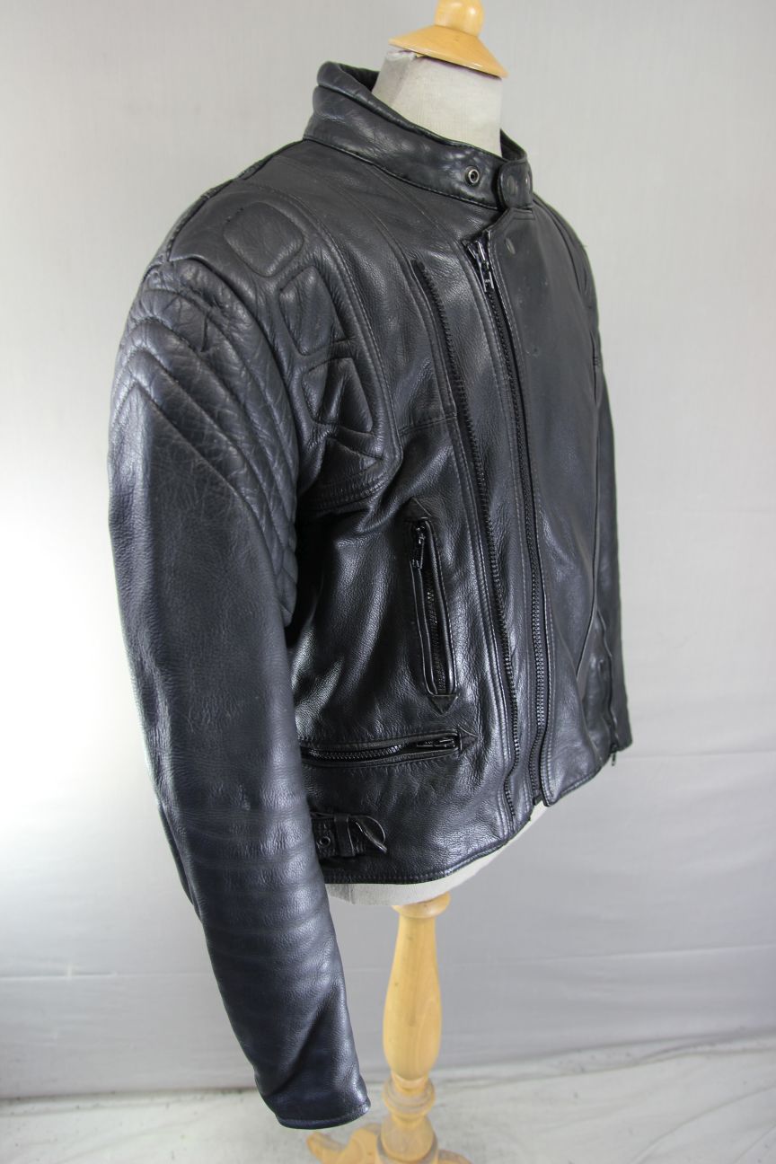 AKITO BLACK LEATHER BIKER JACKET WITH BACK, SHOULDER & ELBOW CE ARMOUR 40-42"