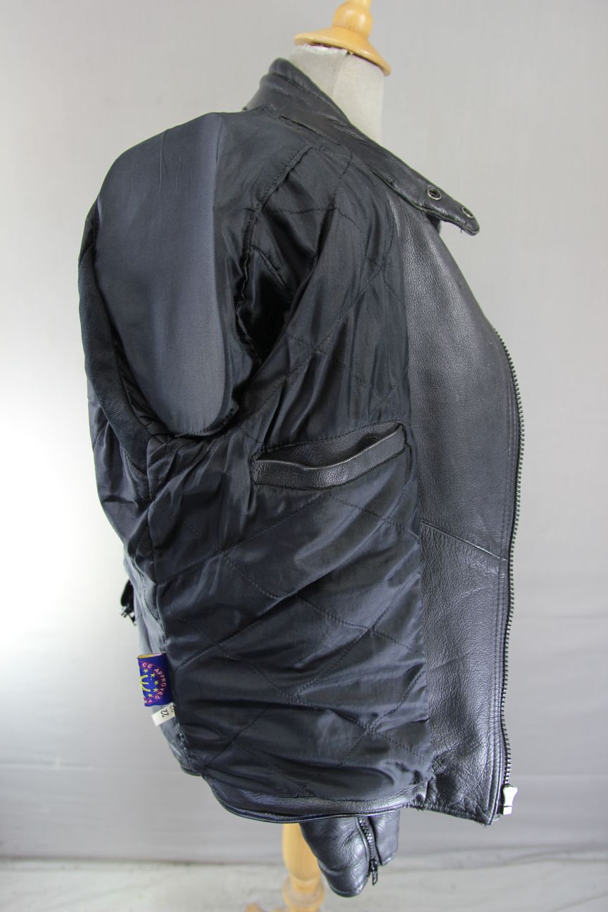AKITO BLACK LEATHER BIKER JACKET WITH BACK, SHOULDER & ELBOW CE ARMOUR 40-42"