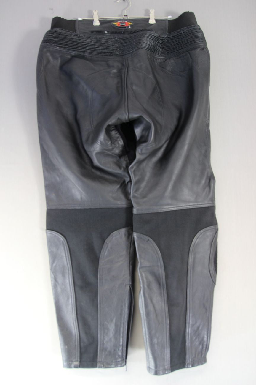 BIKERS GEAR BLACK LEATHER TROUSERS WITH PROTECTORS: WAIST 40 INCH/LEG 31 INCH