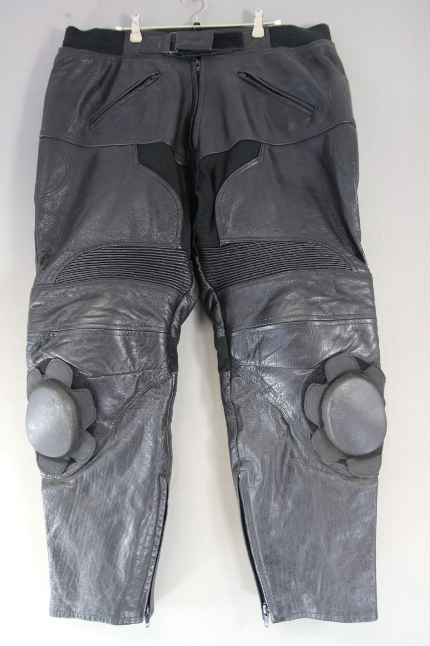 KOORD BLACK LEATHER BIKER TROUSERS + PROTECTORS/KNEE SLIDERS: WAIST 40"/LEG 29"