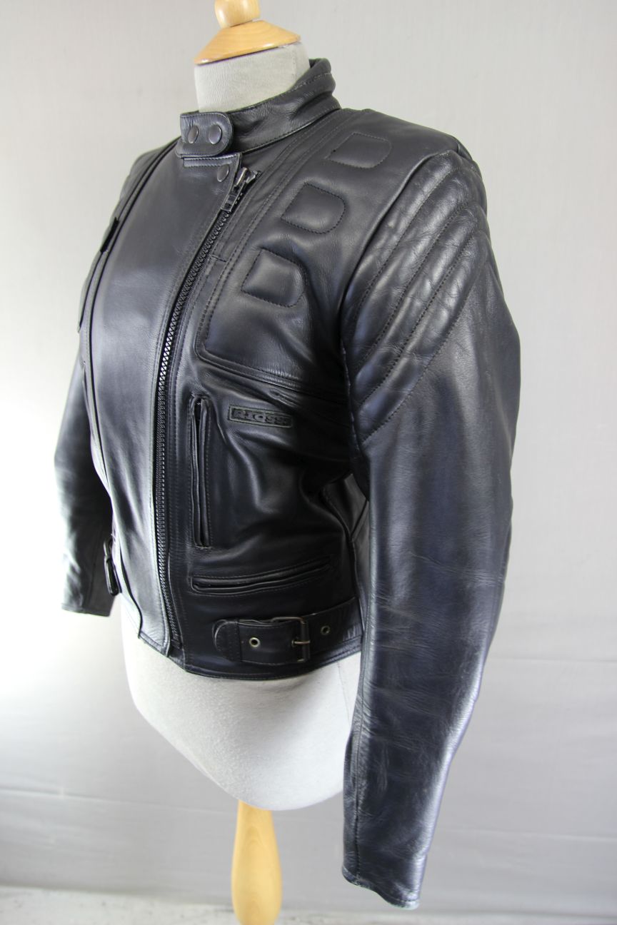 RIOSSI BRITISH DESIGNED & STYLED BLACK COWHIDE LEATHER BIKER JACKET: SIZE 12