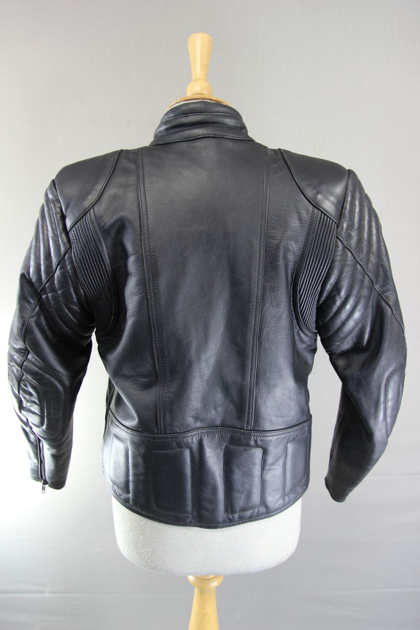 RIOSSI BRITISH DESIGNED & STYLED BLACK COWHIDE LEATHER BIKER JACKET: SIZE 12