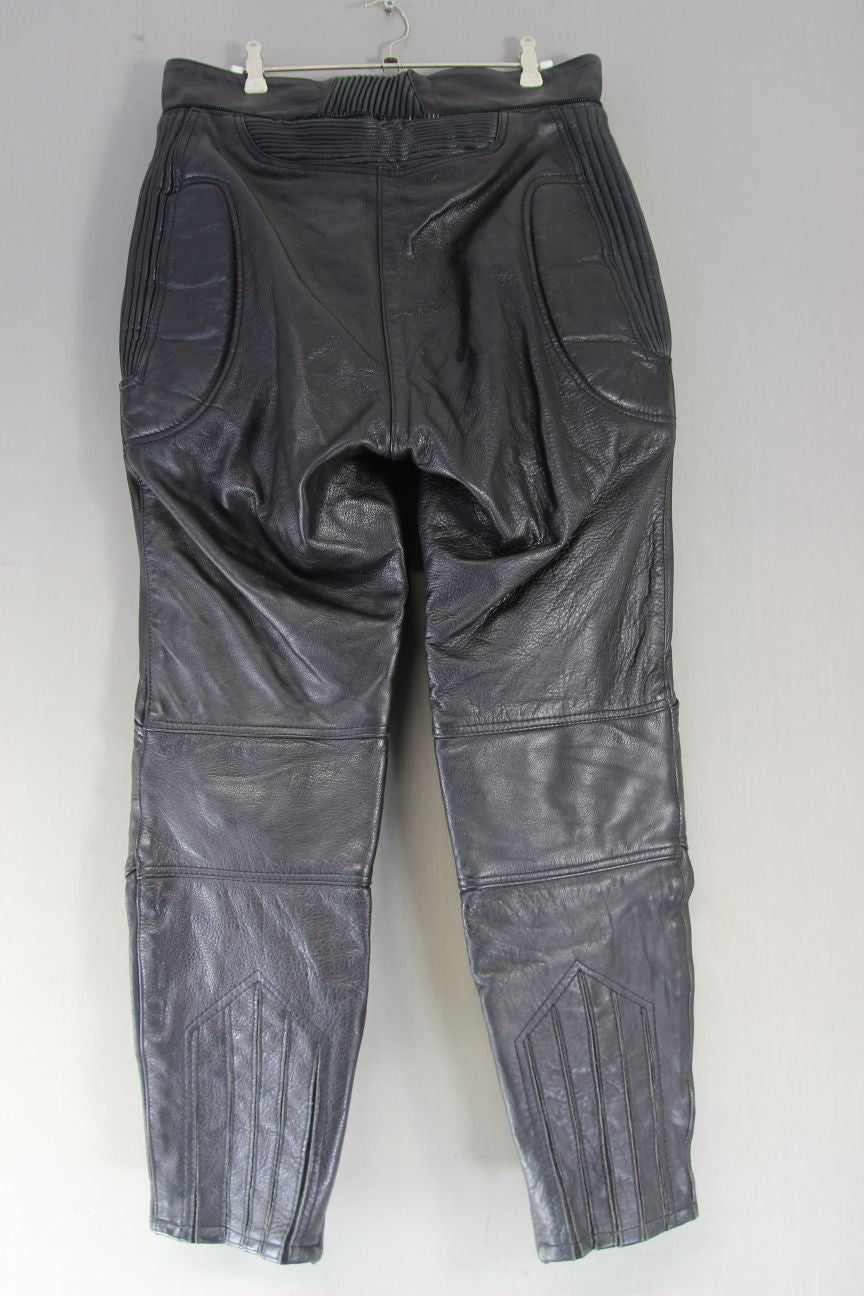 LADIES CLASSIC BLACK LEATHER BIKER TROUSERS: WAIST 32 INCH/INSIDE LEG 28.5 INCH