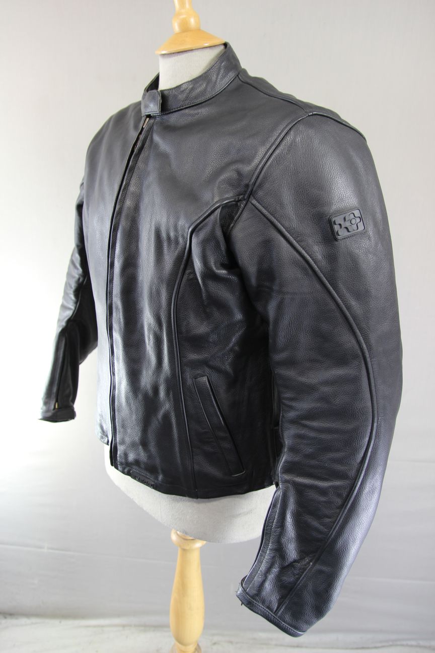 EXERO BLACK LEATHER BIKER JACKET WITH CE ARMOUR & THERMAL LINING: SIZE 18