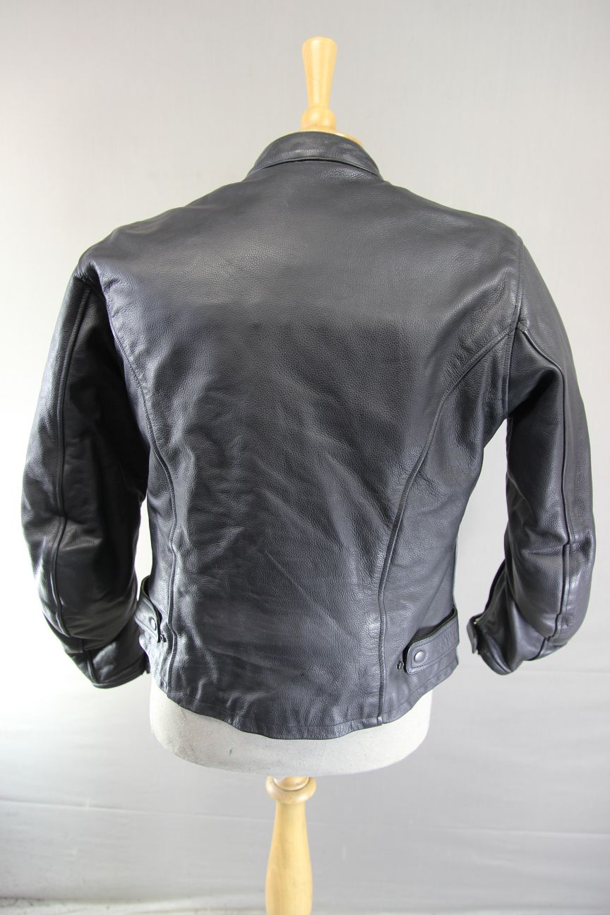 EXERO BLACK LEATHER BIKER JACKET WITH CE ARMOUR & THERMAL LINING: SIZE 18