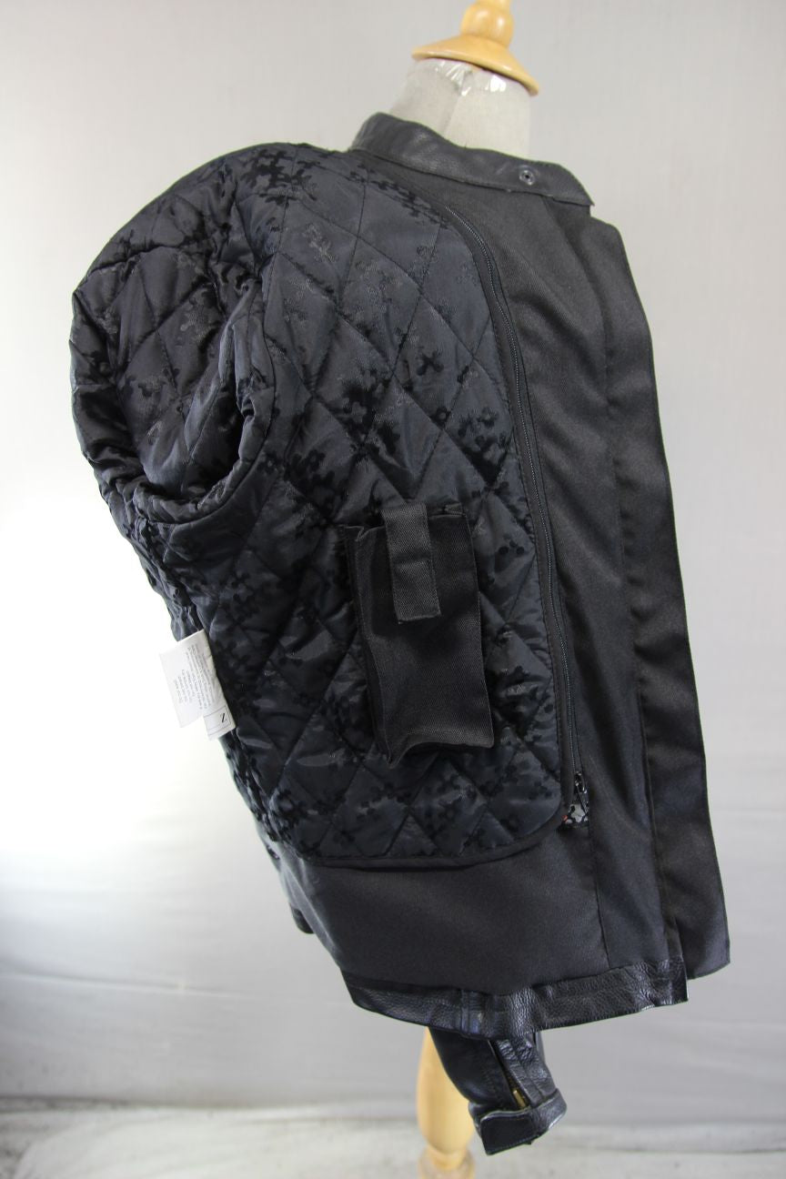 EXERO BLACK LEATHER BIKER JACKET WITH CE ARMOUR & THERMAL LINING: SIZE 18