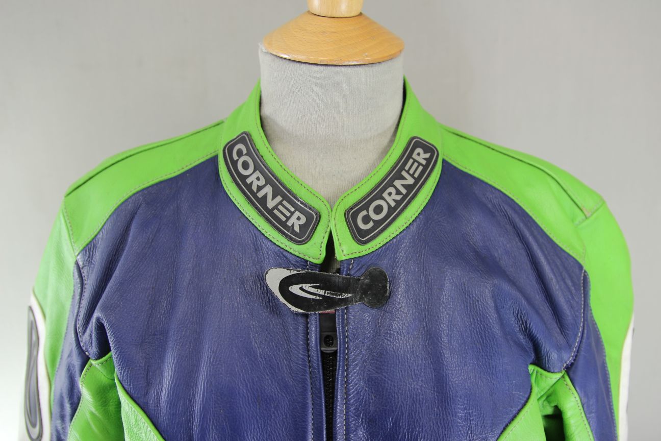 CORNER RACING/SPORTS BLUE, GREEN & WHITE LEATHER BIKER JACKET: 38-40 INCH CHEST