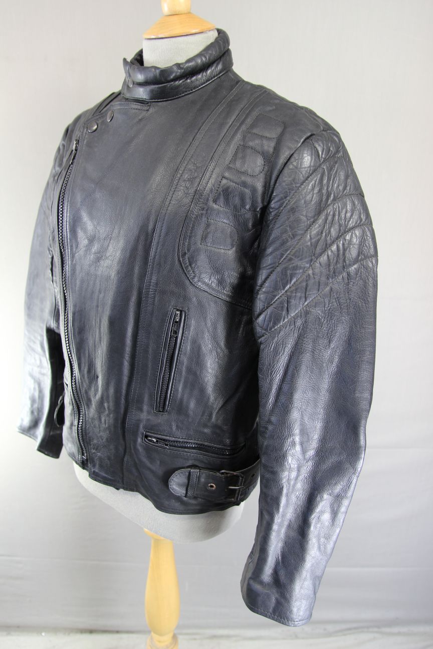 CLASSIC 'BORN FREE' BLACK COWHIDE LEATHER BIKER JACKET 38-40 INCH CHEST
