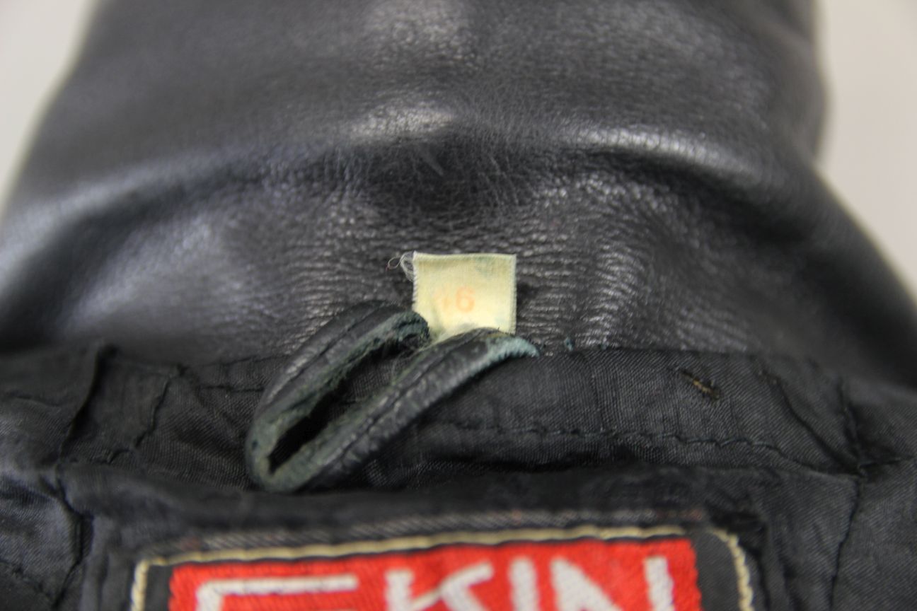 VINTAGE 1970's/1980's PUNK ROCK SKIN COWHIDE LEATHER BLACK BIKER JACKET 44-46 IN