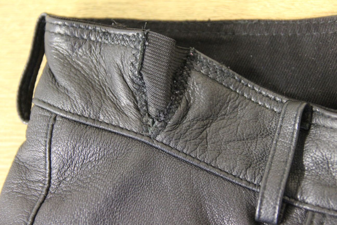 MP-ASU BLACK LEATHER BIKER TROUSERS WITH CE ARMOUR: WAIST 34-36"/INSIDE LEG 31"