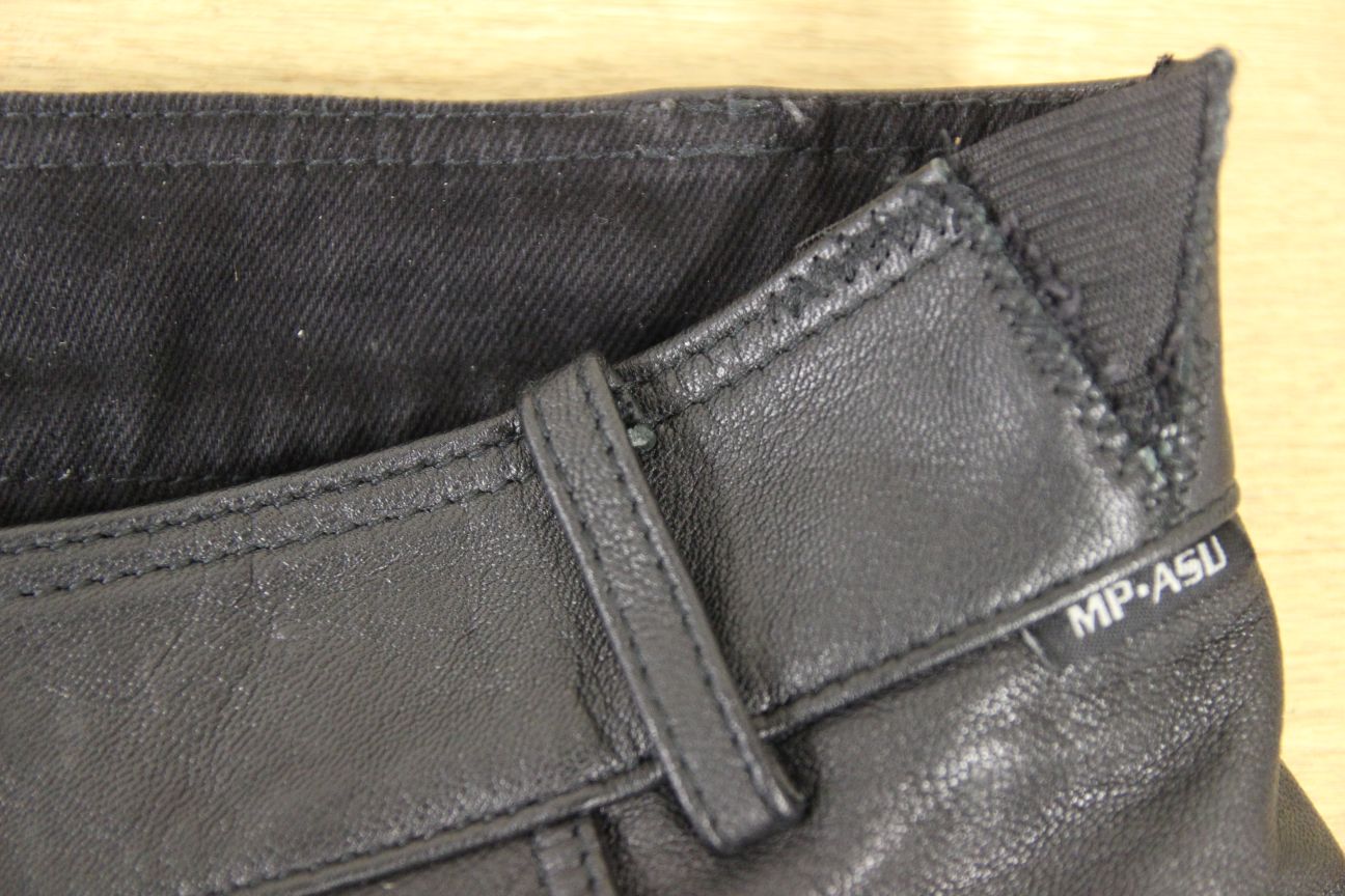 MP-ASU BLACK LEATHER BIKER TROUSERS WITH CE ARMOUR: WAIST 34-36"/INSIDE LEG 31"