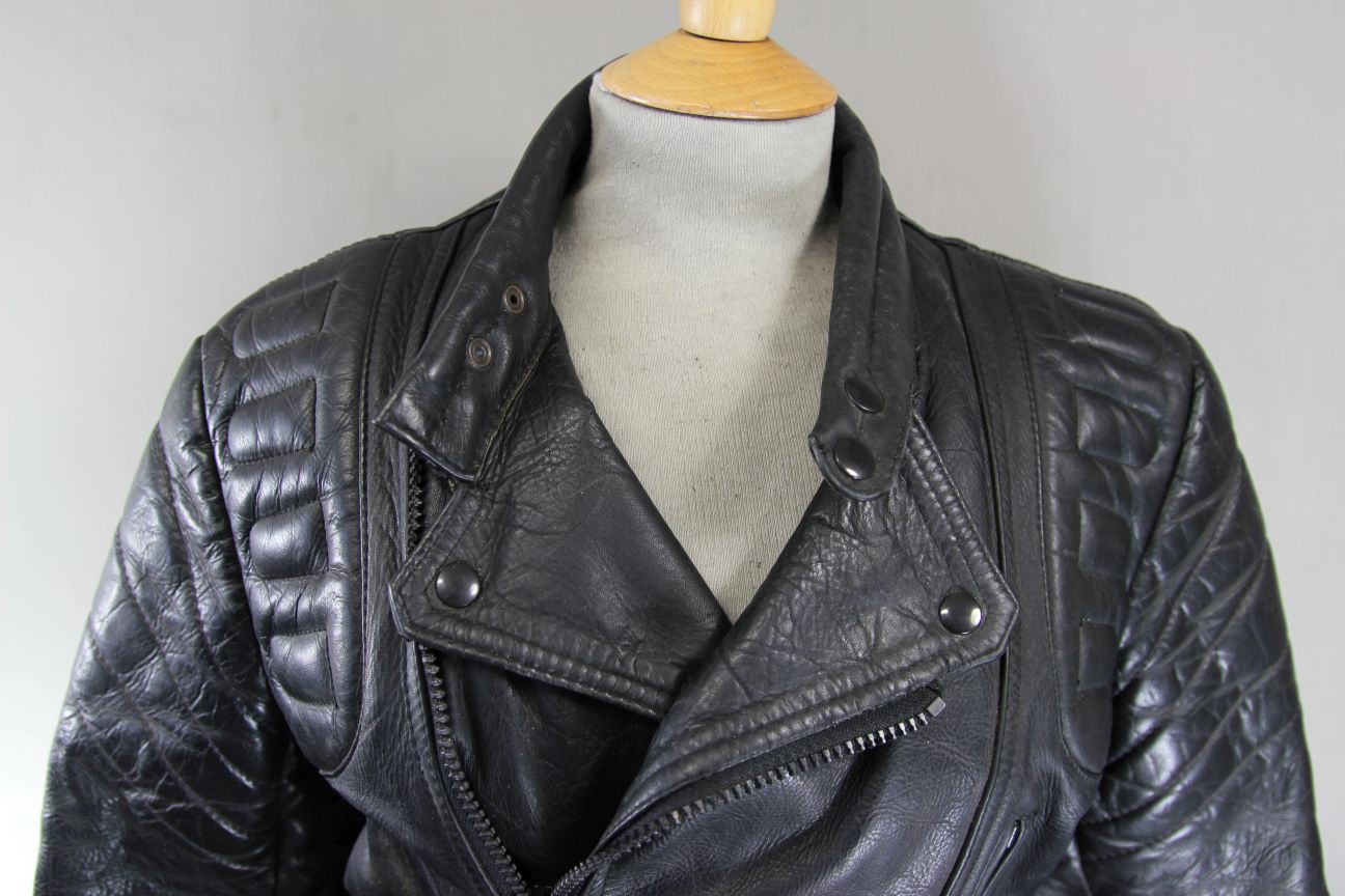 ROCHELLE DESIGN CLASSIC BLACK LEATHER BIKER JACKET WITH FOLD DOWN COLLARS 38-40"