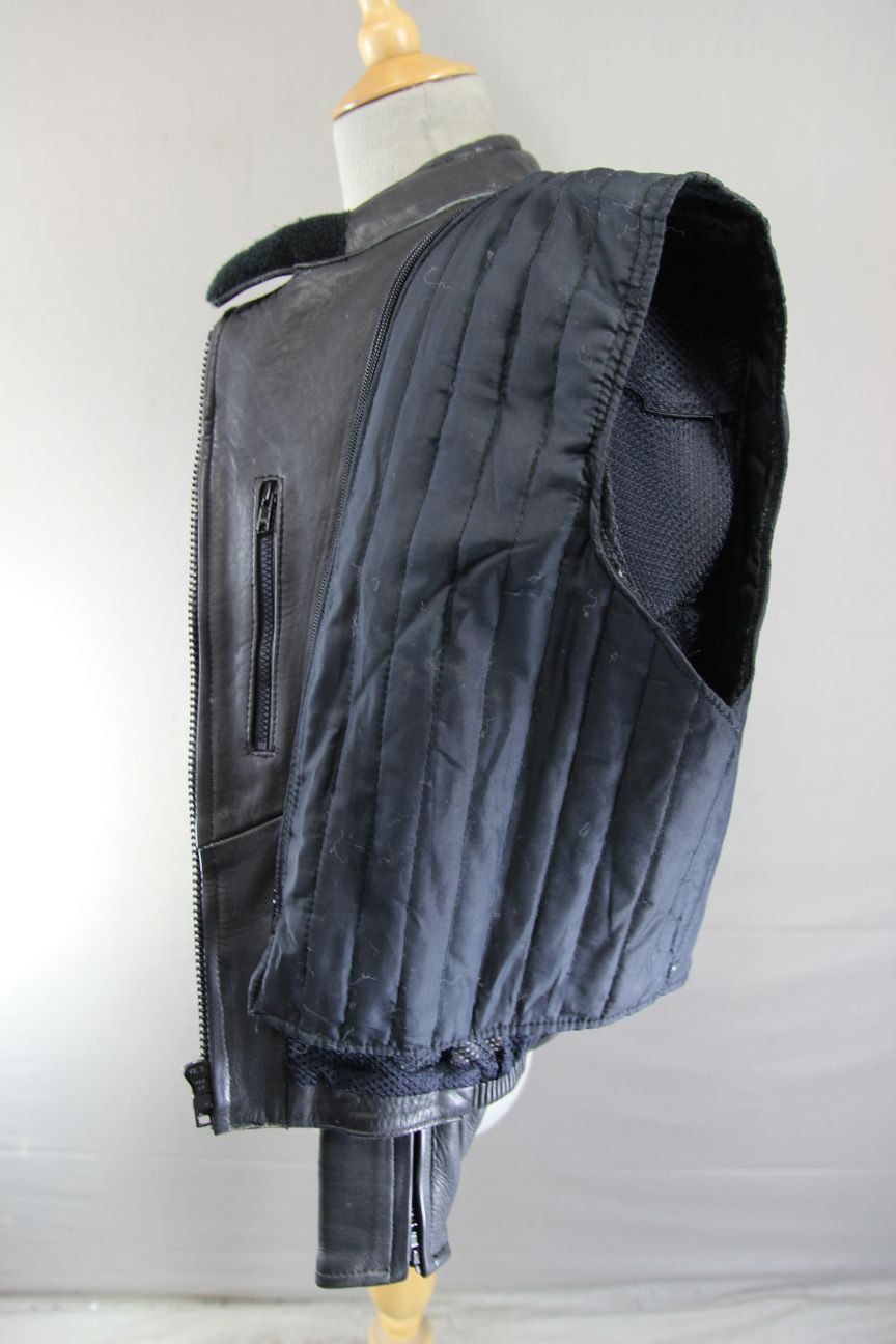ASHMAN BLACK COWHIDE LEATHER BIKER JACKET + PROTECTORS & THERMAL LINING: SIZE 12