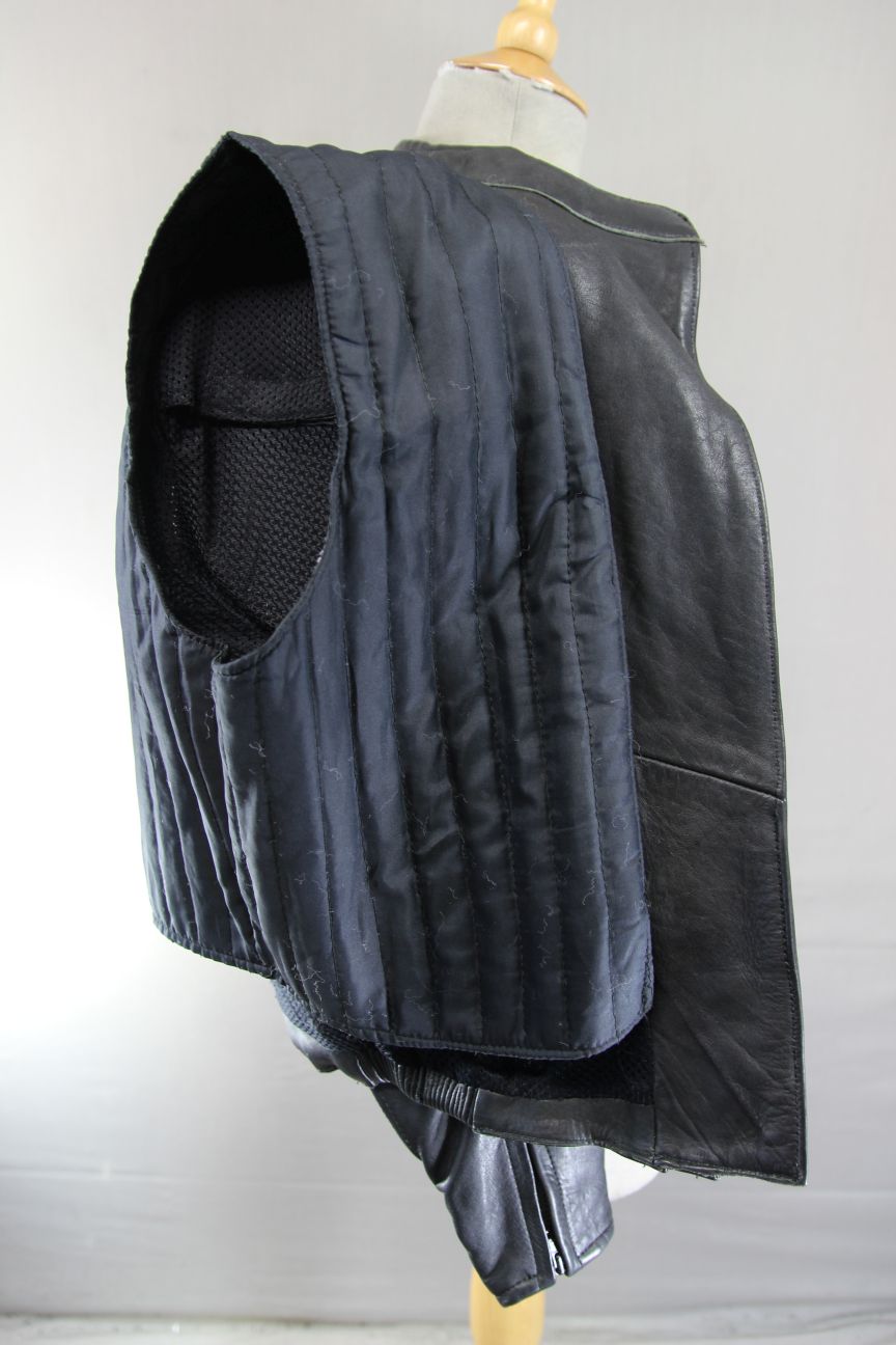 ASHMAN BLACK COWHIDE LEATHER BIKER JACKET + PROTECTORS & THERMAL LINING: SIZE 12