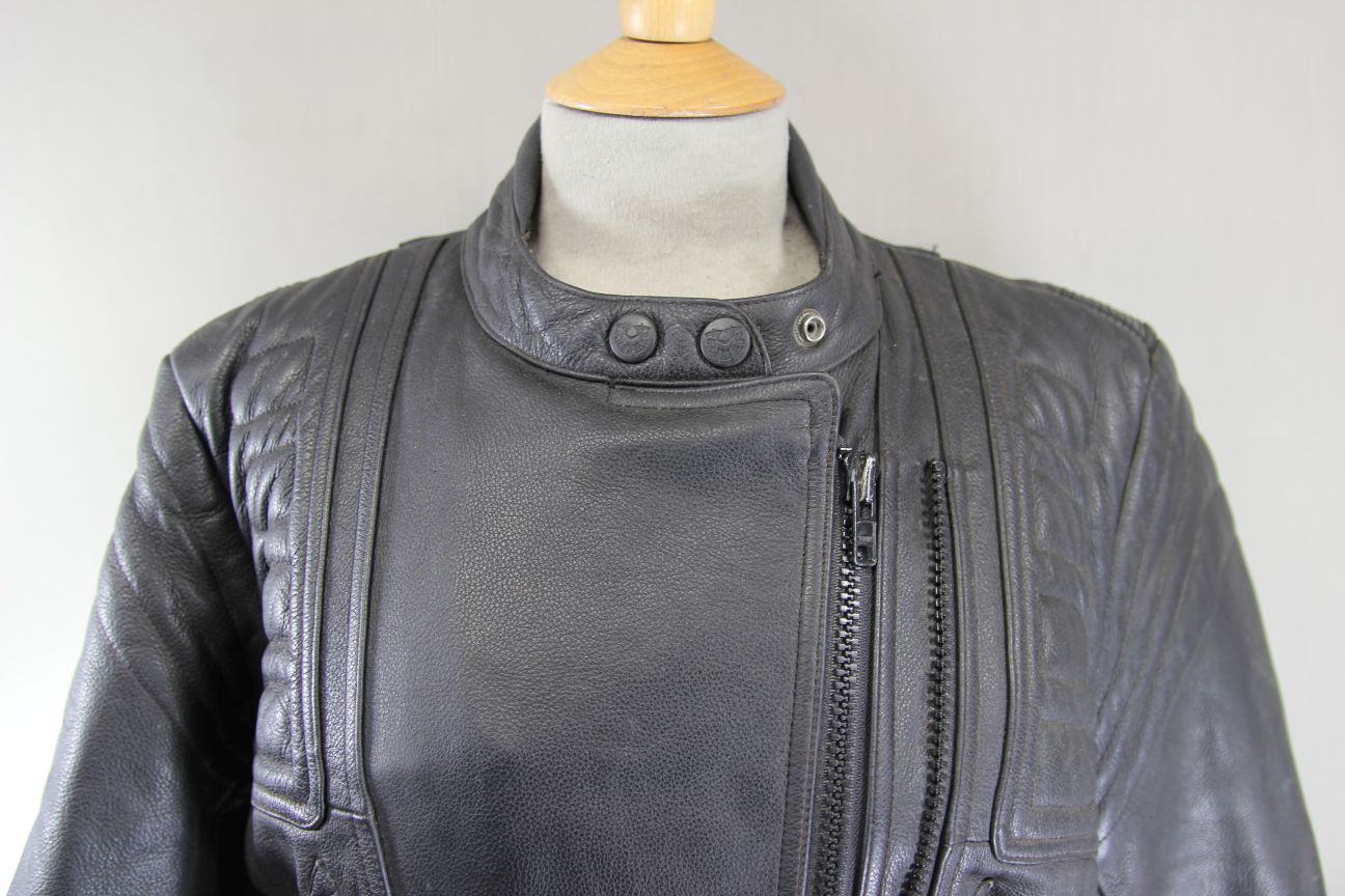 RIDER BLACK LEATHER BIKER JACKET WITH BACK PAD: SIZE 14/36-38"/EUROPEAN SIZE 40