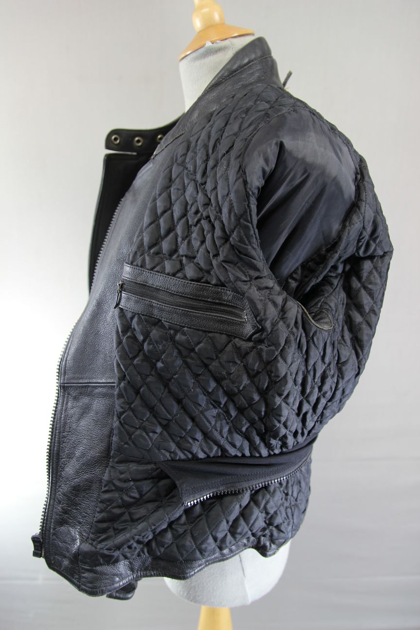 RIDER BLACK LEATHER BIKER JACKET WITH BACK PAD: SIZE 14/36-38"/EUROPEAN SIZE 40