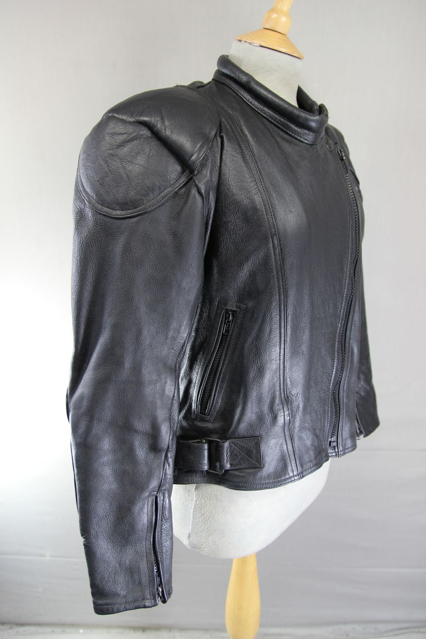 DYNAMIC LEATHERS CLASSIC BLACK BIKER JACKET: SIZE 14 36-38 INCH CHEST