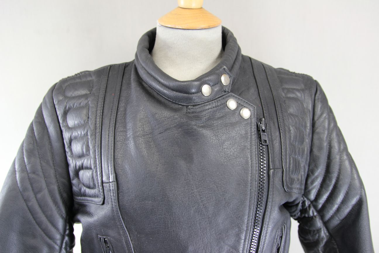 APACHE LEATHERS CLASSIC BLACK BIKER JACKET: SIZE 14 36-38 INCH CHEST