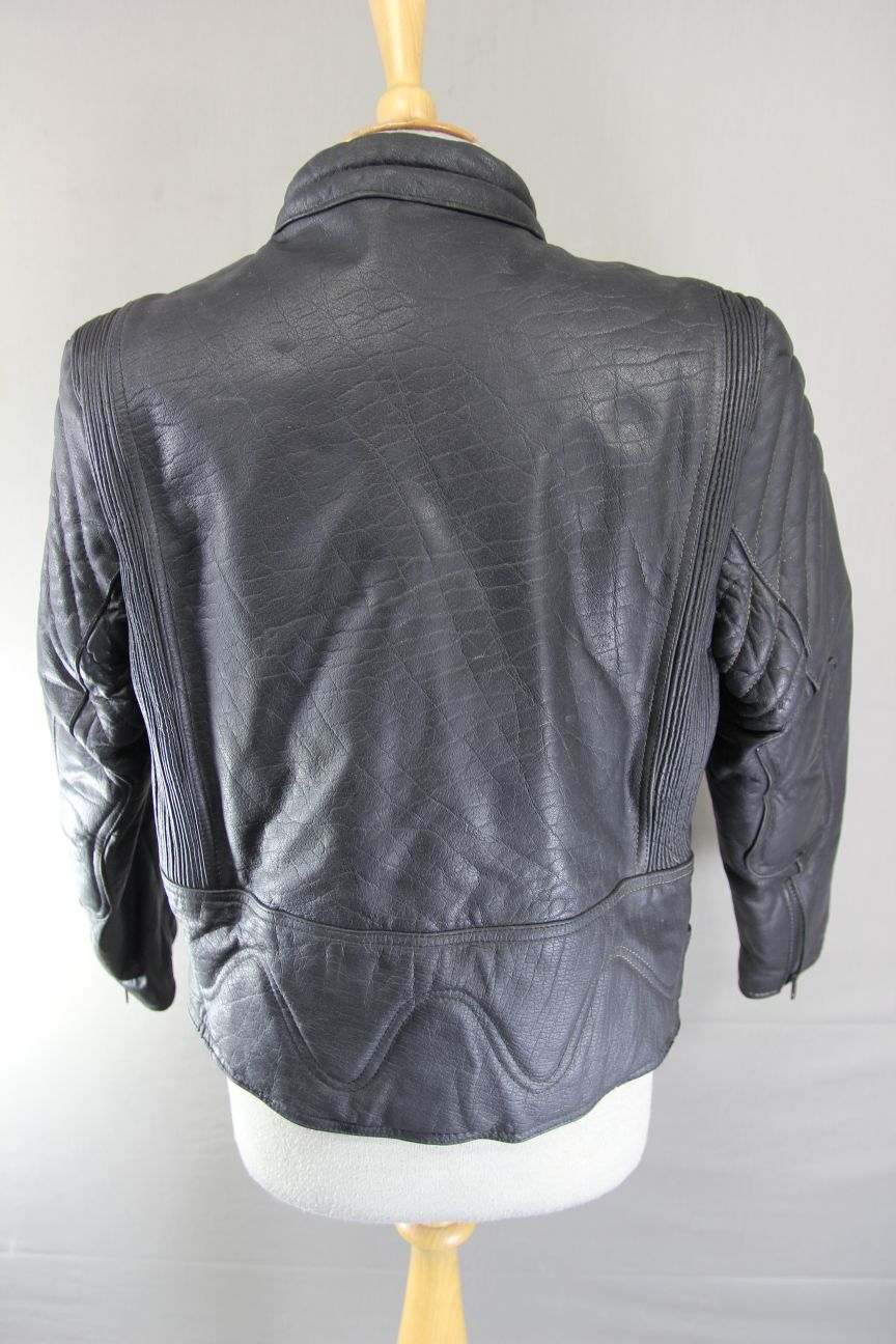 APACHE LEATHERS CLASSIC BLACK BIKER JACKET: SIZE 14 36-38 INCH CHEST