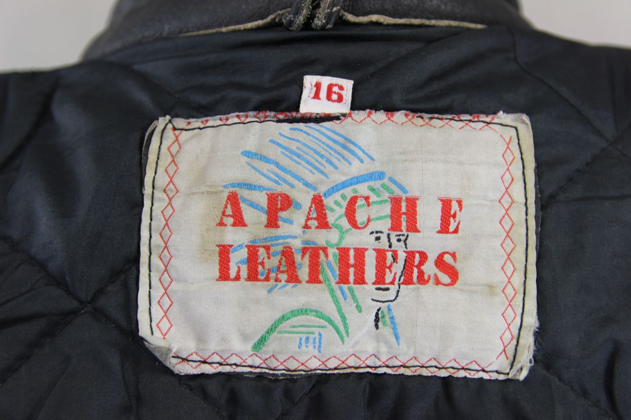 APACHE LEATHERS CLASSIC BLACK BIKER JACKET: SIZE 14 36-38 INCH CHEST