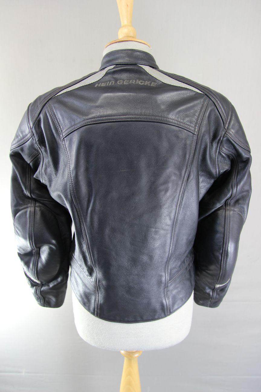 HEIN GERICKE BLACK LEATHER BIKER JKT + BACK, SHOULDER & ELBOW CE ARMOUR: SIZE 10