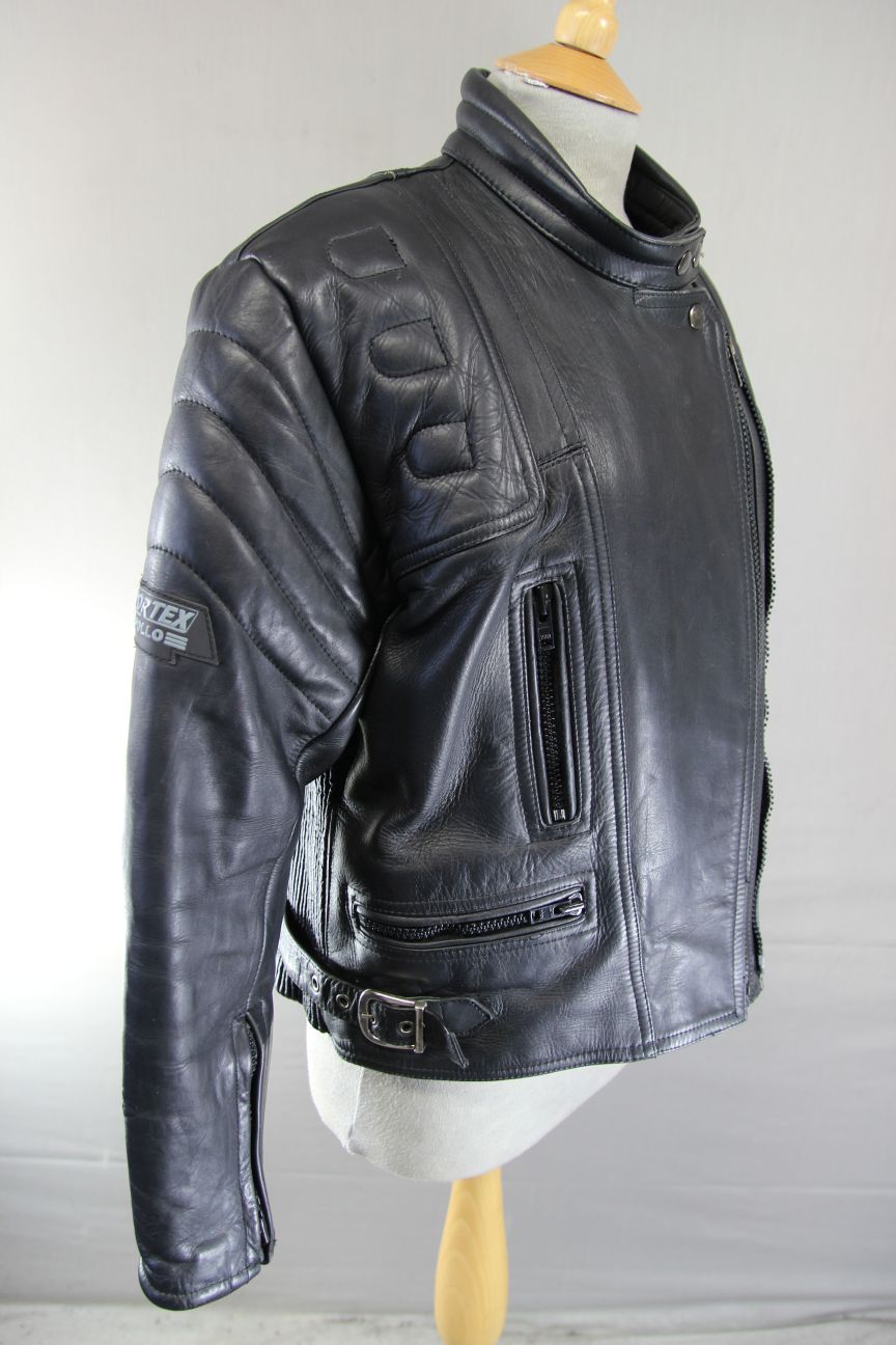 CLASSIC SPORTEX APOLLO BLACK LEATHER BIKER JACKET WITH BACK PROTECTOR: SIZE 16