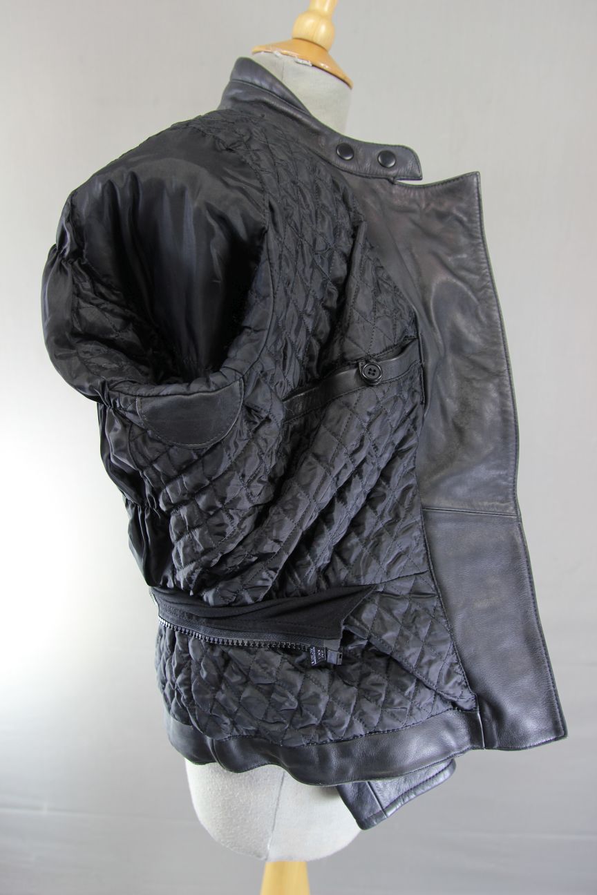 WEISE CLASSIC BLACK LEATHER BIKER JACKET WITH REMOVABLE BACK PROTECTOR: SIZE 12