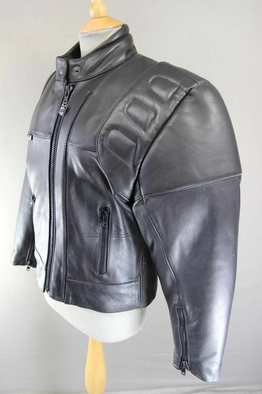 BLACK STEIN LEATHERS BIKER JACKET WITH THERMAL LINING: SIZE 14/36-38 INCH CHEST