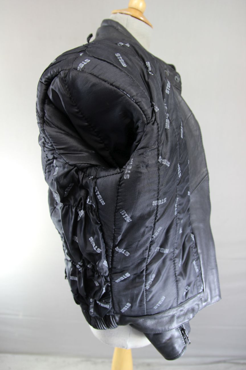 BLACK STEIN LEATHERS BIKER JACKET WITH THERMAL LINING: SIZE 14/36-38 INCH CHEST