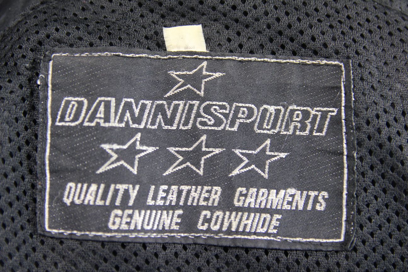DANNISPORT CLASSIC BLACK COWHIDE LEATHER BIKER JACKET: SIZE 12 34-36 INCH CHEST