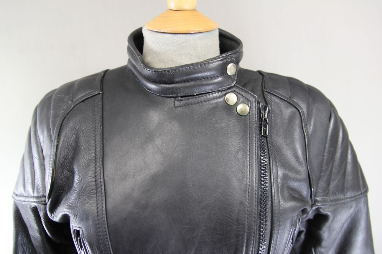 CLASSIC SPORTEX A5 BLACK LEATHER BIKER JACKET: SIZE 14 34 INCH CHEST