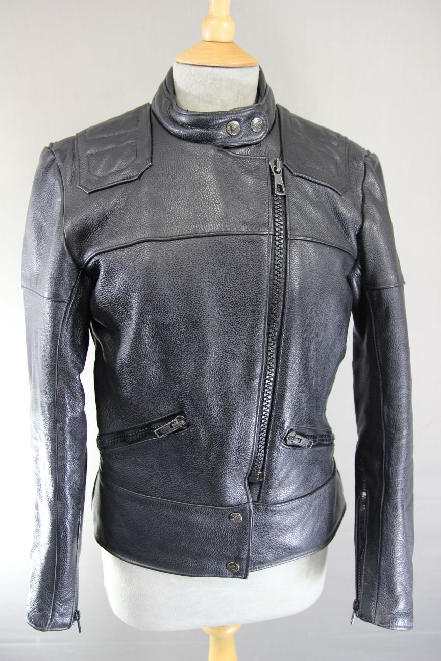 CLASSIC BRITISH MADE BLACK TT LEATHERS INTERNATIONAL BIKER JACKET: SIZE 8