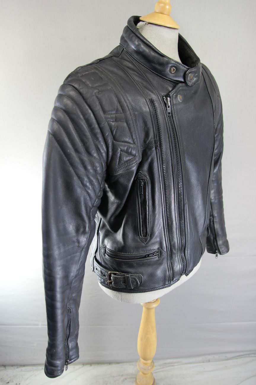 AKITO BLACK LEATHER BIKER JACKET WITH BACK, SHOULDER & ELBOW CE ARMOUR 40-42 IN