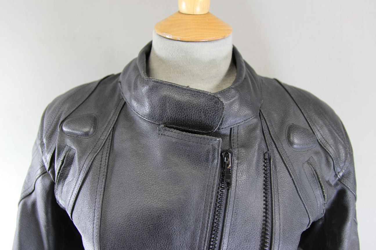 PROTO BLACK LEATHER BIKER JACKET WITH BACK, SHOULDER & ELBOW PROTECTORS: SIZE 12