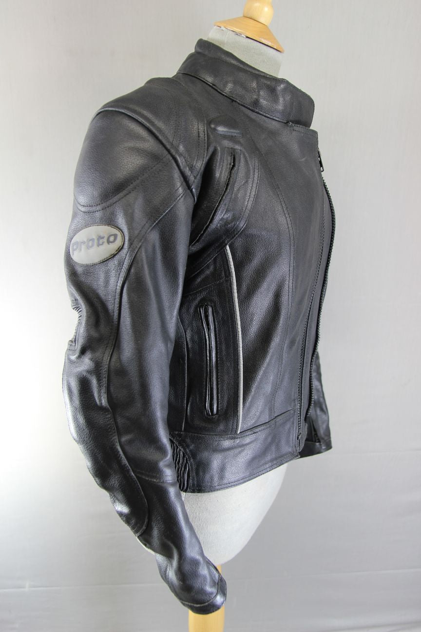 PROTO BLACK LEATHER BIKER JACKET WITH BACK, SHOULDER & ELBOW PROTECTORS: SIZE 12