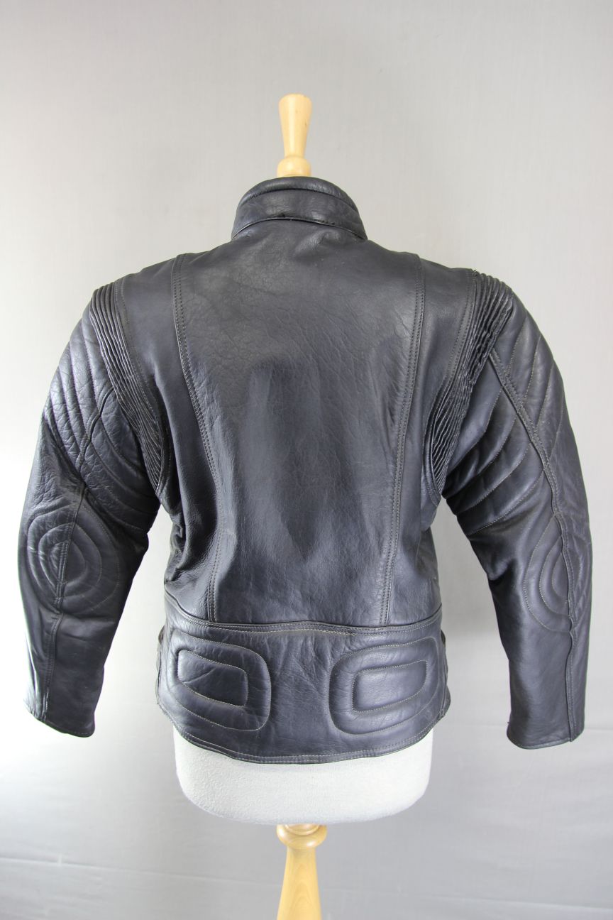 CLASSIC BLACK LEATHER BIKER JACKET: SIZE 16/36-38 INCH CHEST