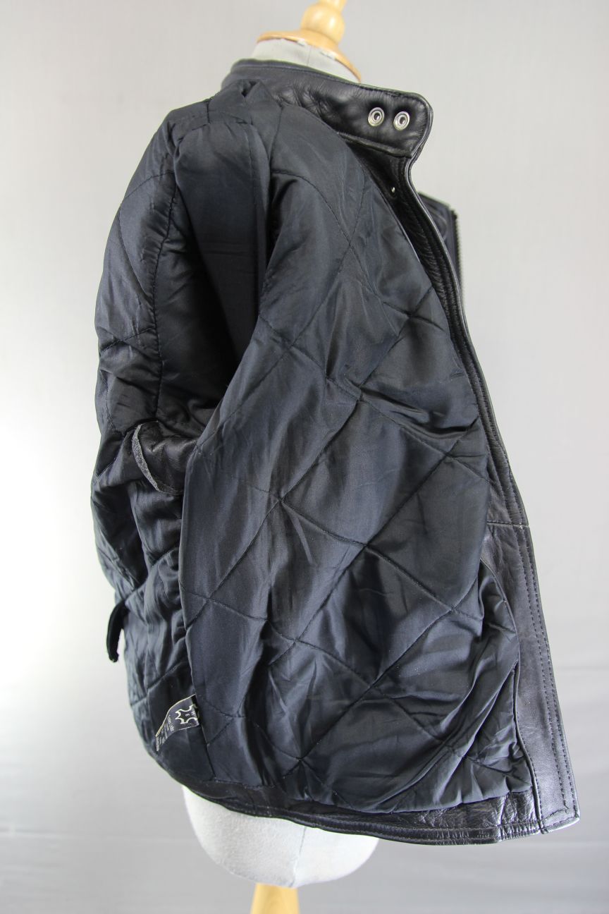 CLASSIC BLACK LEATHER BIKER JACKET: SIZE 16/36-38 INCH CHEST