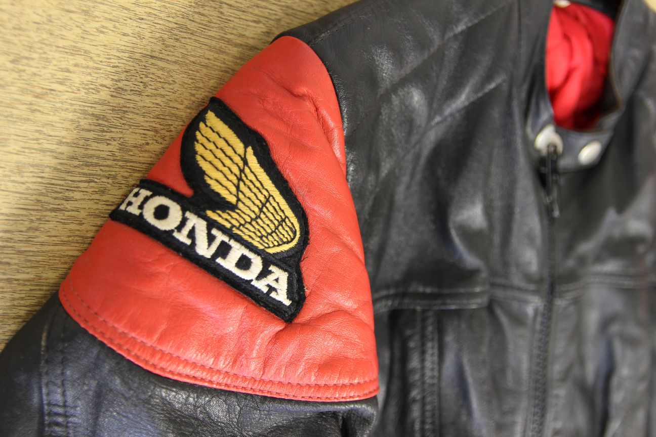 VINTAGE 1970'S 'HONDA' 2PIECE BLACK & RED LEATHER BIKER SUIT CHEST 38"/WAIST 30"