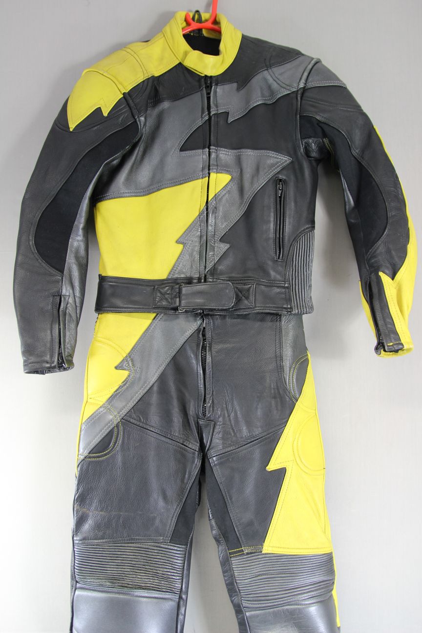 J&S 2 PIECE BLACK, SILVER & YELLOW LEATHER BIKER SUIT WITH BACK PROTECTOR 38 IN