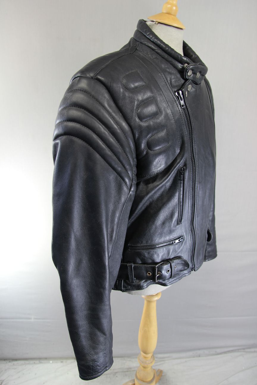 CLASSIC J&S BLACK LEATHER BIKER JACKET WITH REMOVABLE BACK PROTECTOR 42-44 INCH