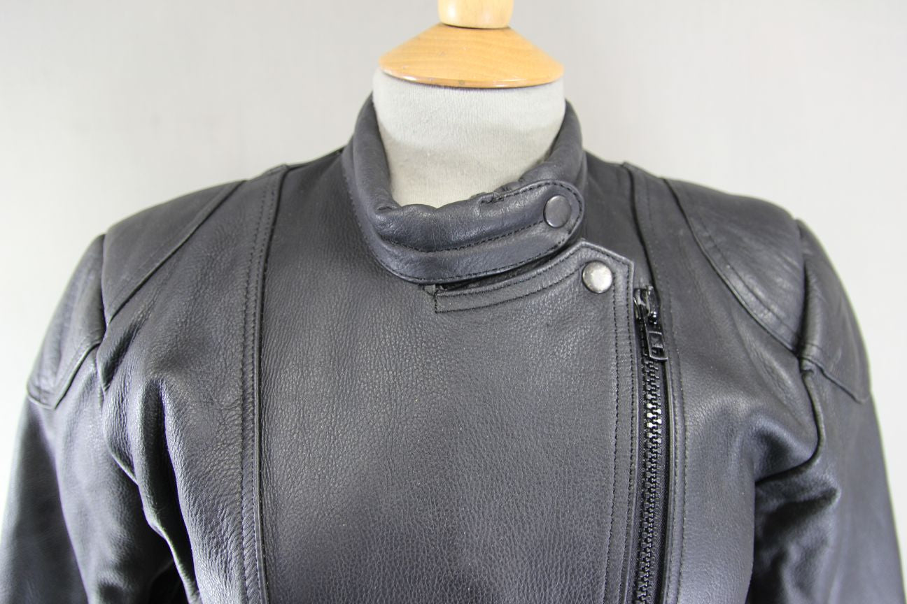 LADIES CLASSIC BLACK LEATHER BIKER JACKET: SIZE 10-12/34 INCH CHEST