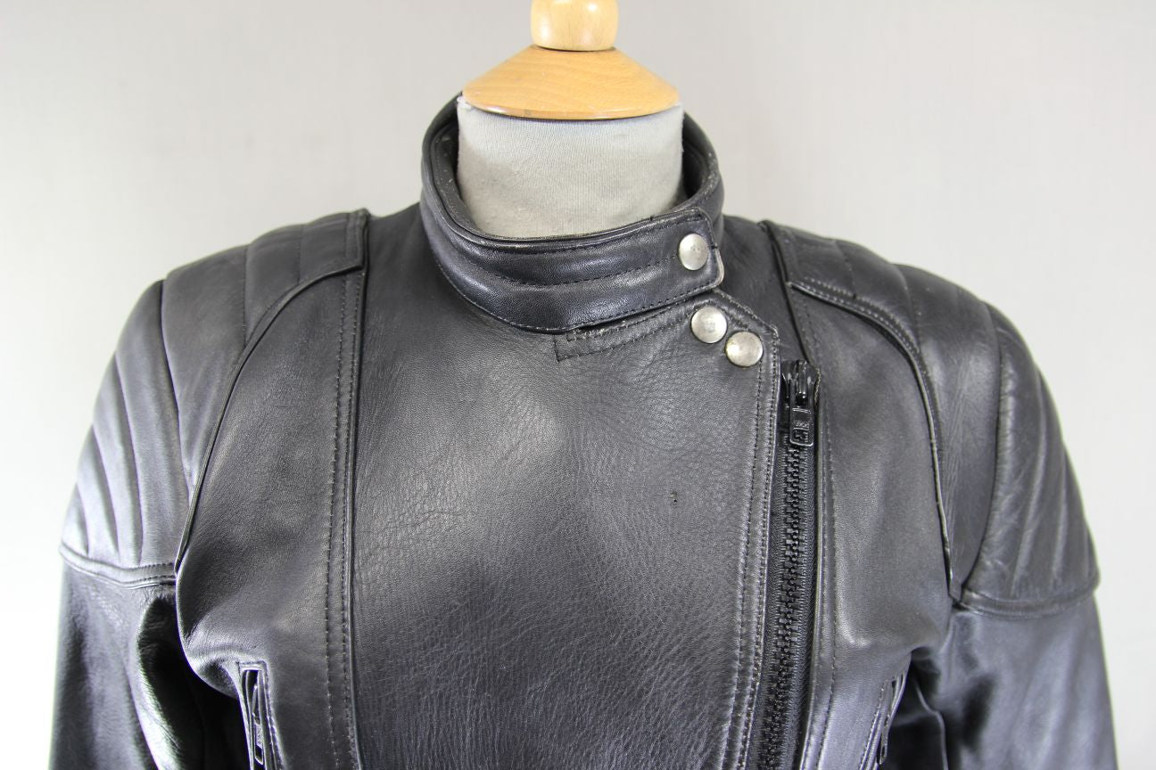 CLASSIC SPORTEX A5 BLACK LEATHER BIKER JACKET: SIZE 12/32-34 INCH CHEST