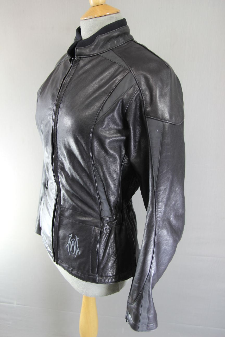 RICHA BLACK LEATHER BIKER JACKET + REMOVABLE SHOULDER & ELBOW CE ARMOUR: SIZE 10