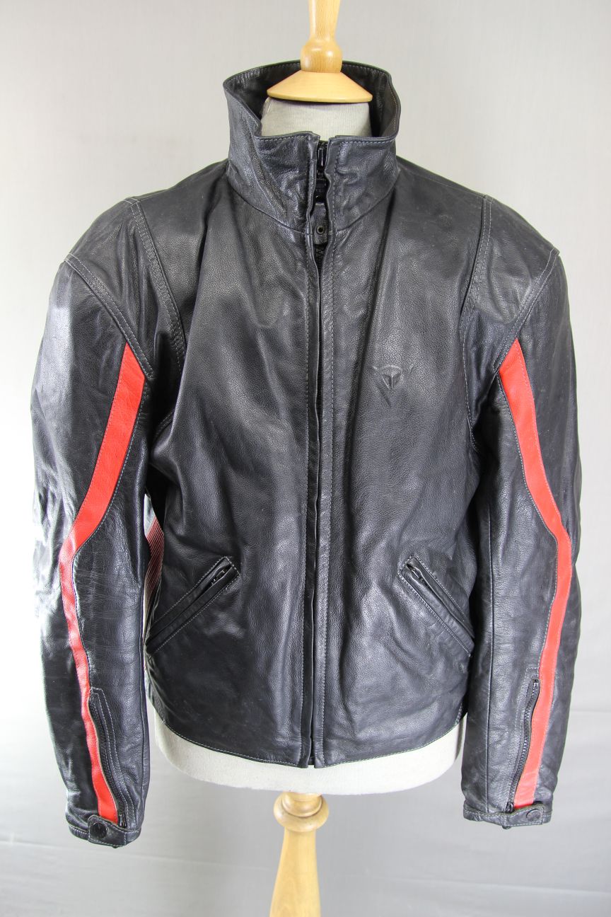 DAINESE BLACK & RED LEATHER BIKER JACKET WITH SHOULDER & ELBOW CE ARMOUR 42 INCH