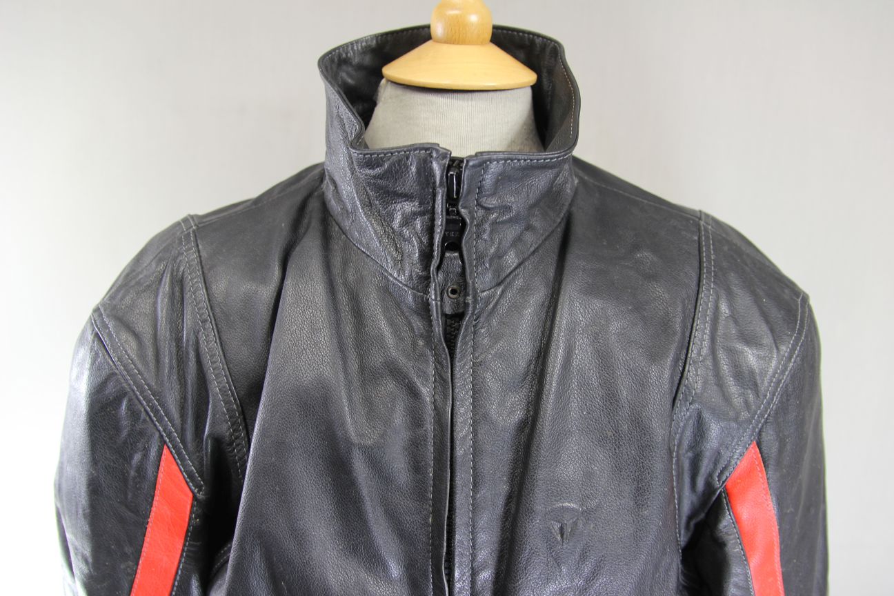 DAINESE BLACK & RED LEATHER BIKER JACKET WITH SHOULDER & ELBOW CE ARMOUR 42 INCH