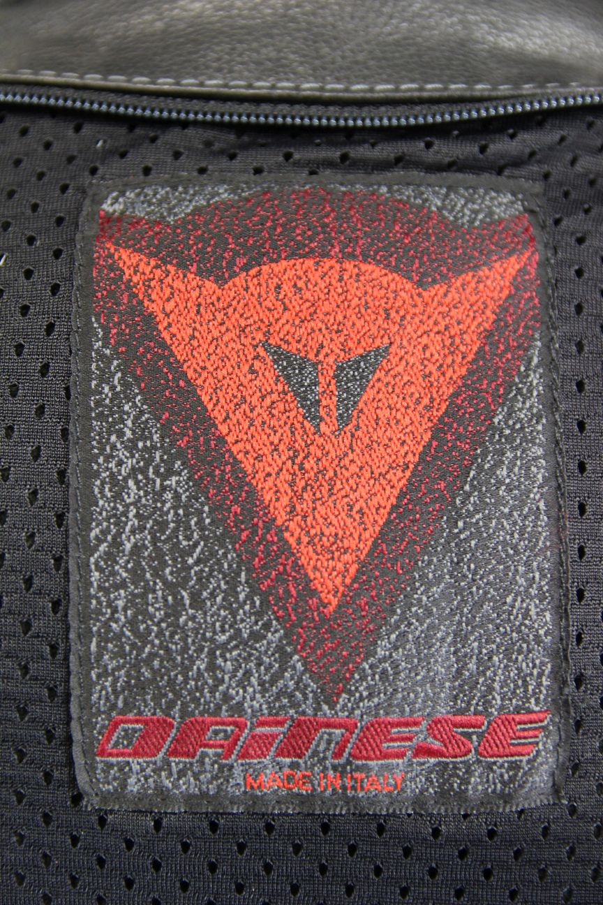DAINESE BLACK & RED LEATHER BIKER JACKET WITH SHOULDER & ELBOW CE ARMOUR 42 INCH
