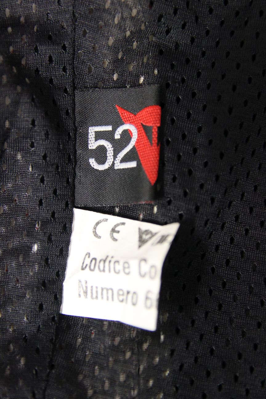 DAINESE BLACK & RED LEATHER BIKER JACKET WITH SHOULDER & ELBOW CE ARMOUR 42 INCH