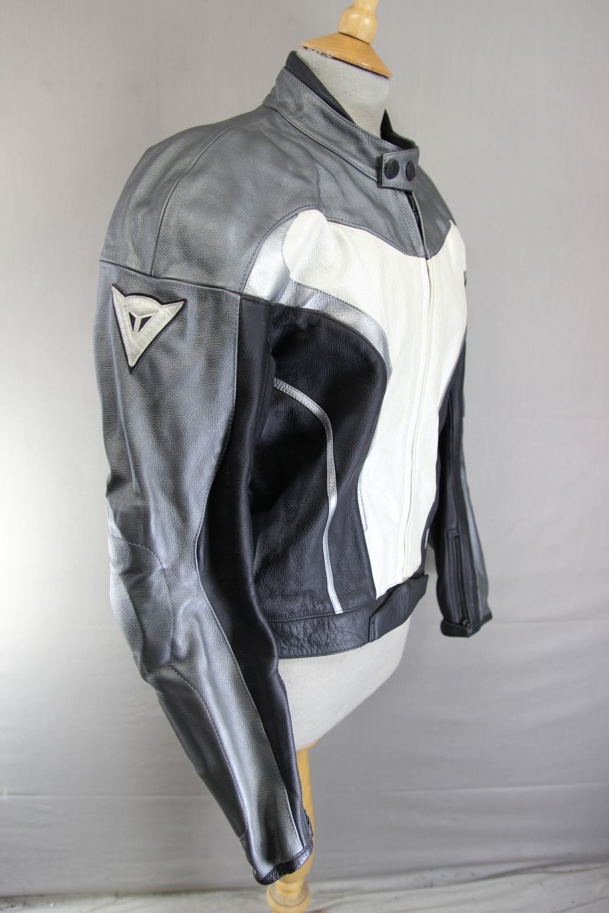 DAINESE BLACK, SILVER & GREY LEATHER BIKER JCKT + SHOULDER & ELBOW CE ARMOUR 42"
